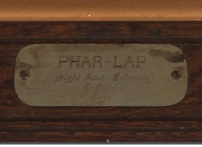 Rare oil painting of Phar-Lap dated 1932 - Image 2